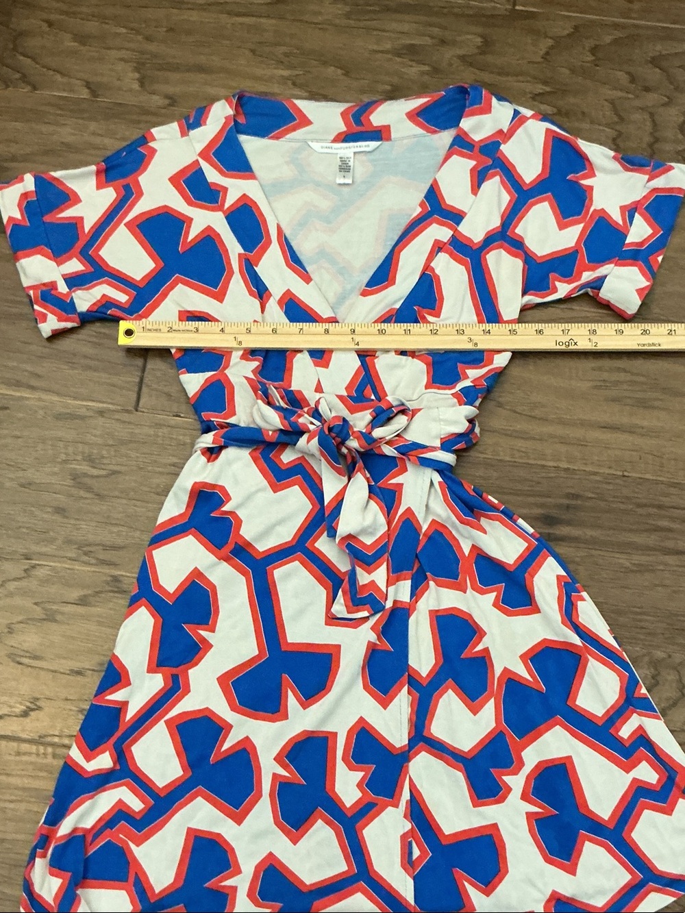 Diane Von Furstenberg Women’s 6 Toby Blue, White & Red Geometric Wrap Dress - Picture 7 of 9